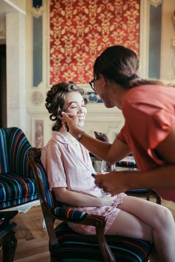 The bride prepares for her special day in a charming Venetian-style house, surrounded by the timeless elegance of Venetian decor