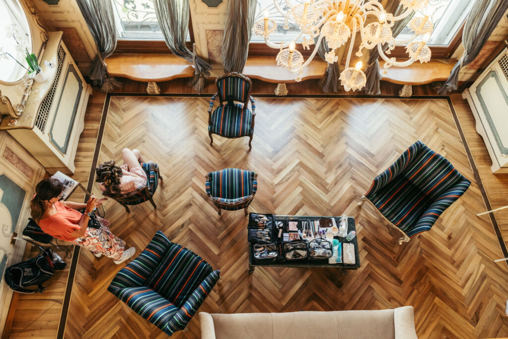 The bride prepares for her special day in a charming Venetian-style house, surrounded by the timeless elegance of Venetian decor